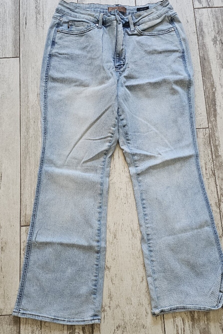 Judy Blue Light Wash Women’s Flared Jeans 16 Short